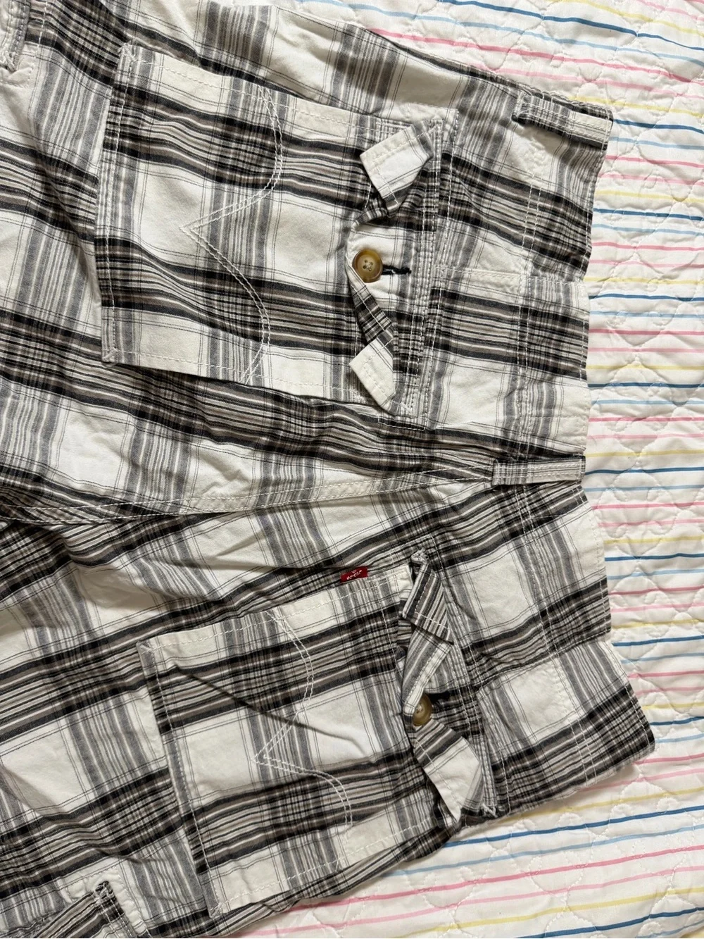 Levi's Men's Plaid Cargo Shorts — White & Gray